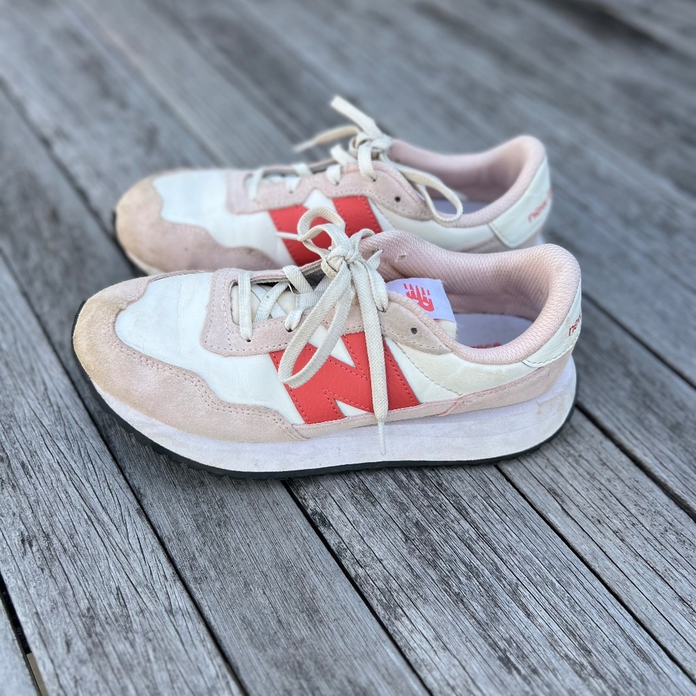 Youth New Balance 237 - Size 4 youth